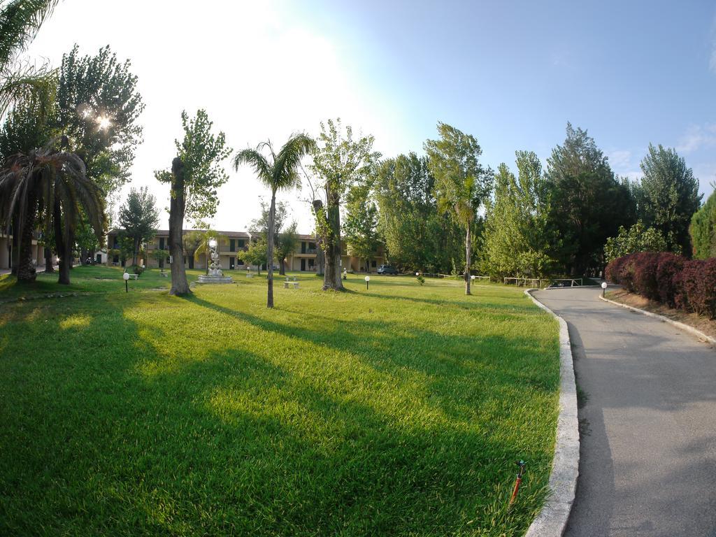 Marina Di Rossano Village Club Exterior photo
