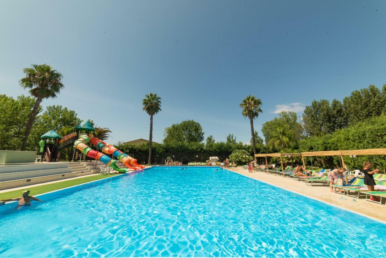 Marina Di Rossano Village Club Exterior photo
